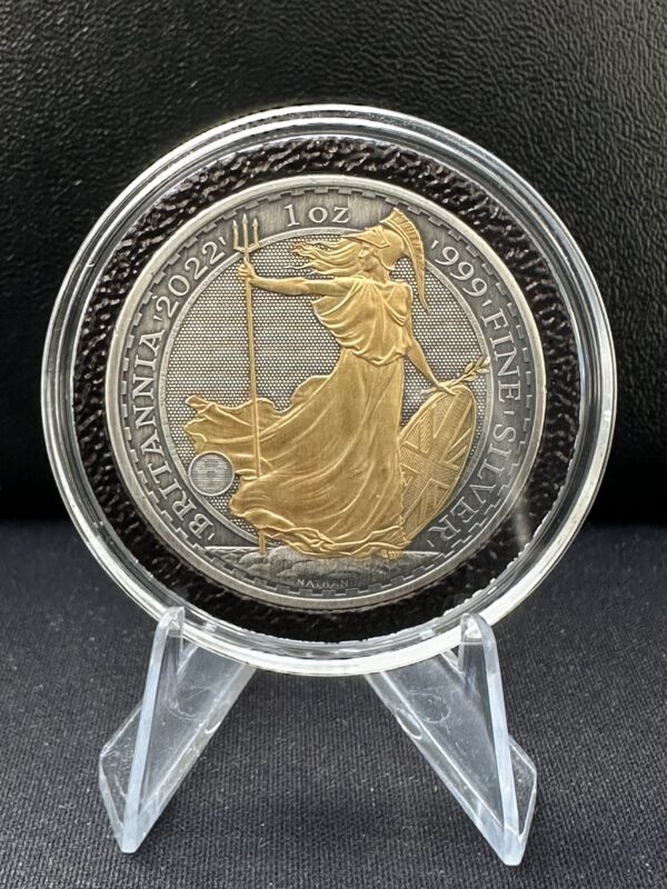 IMG_0809 The Royal Mint: Britannia Antique Gold 1 uncja srebra 2022
